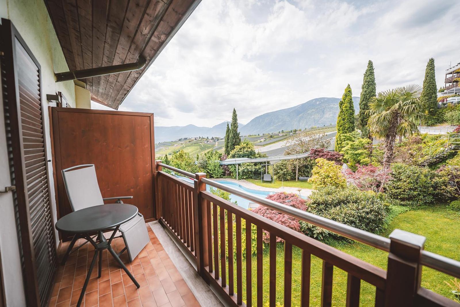 Hotel Brunnhofer Tirolo Exterior photo